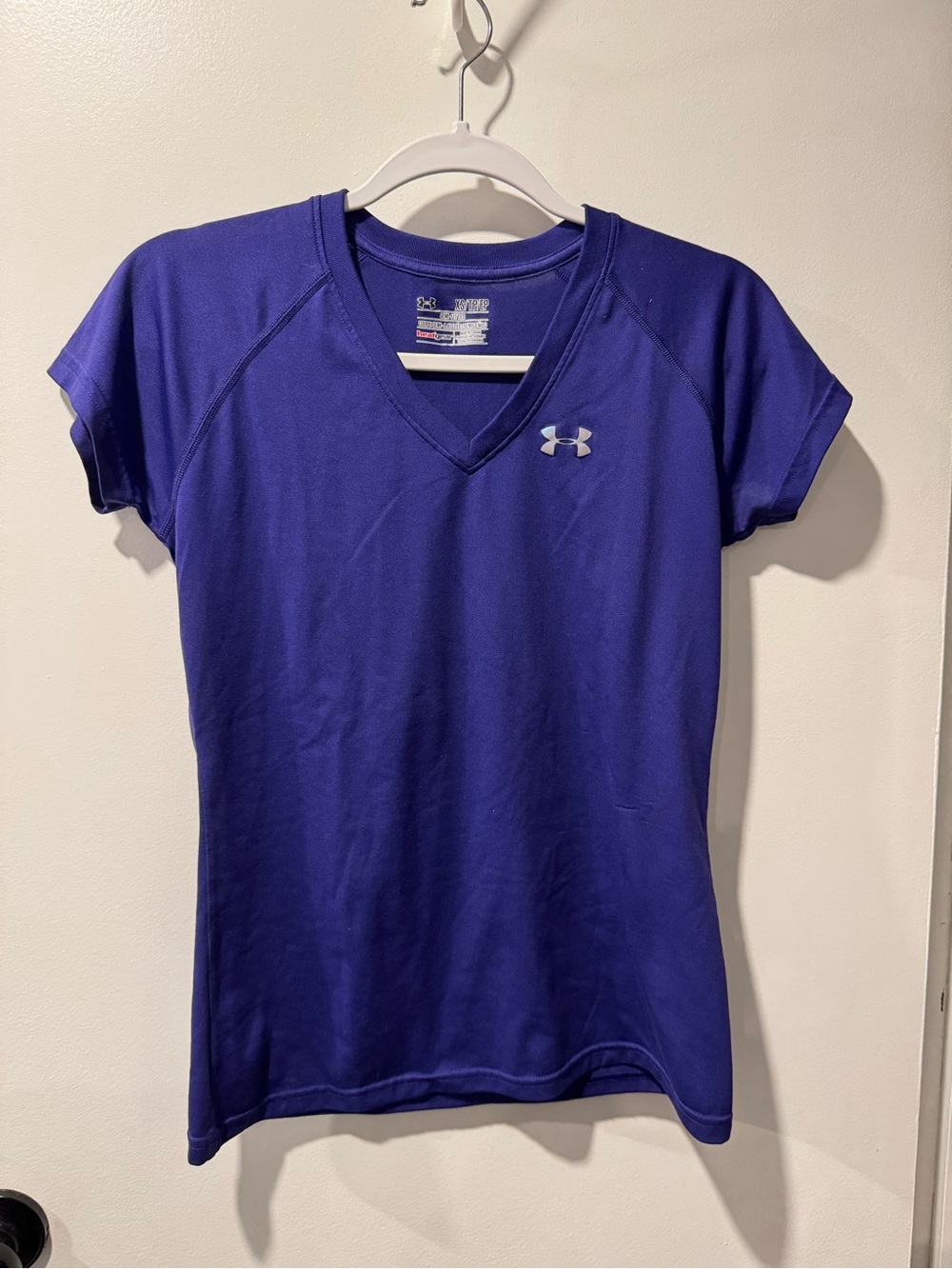 Under Armour Women's Royal Purple V-Neck Short Sleeve Performance Tee
